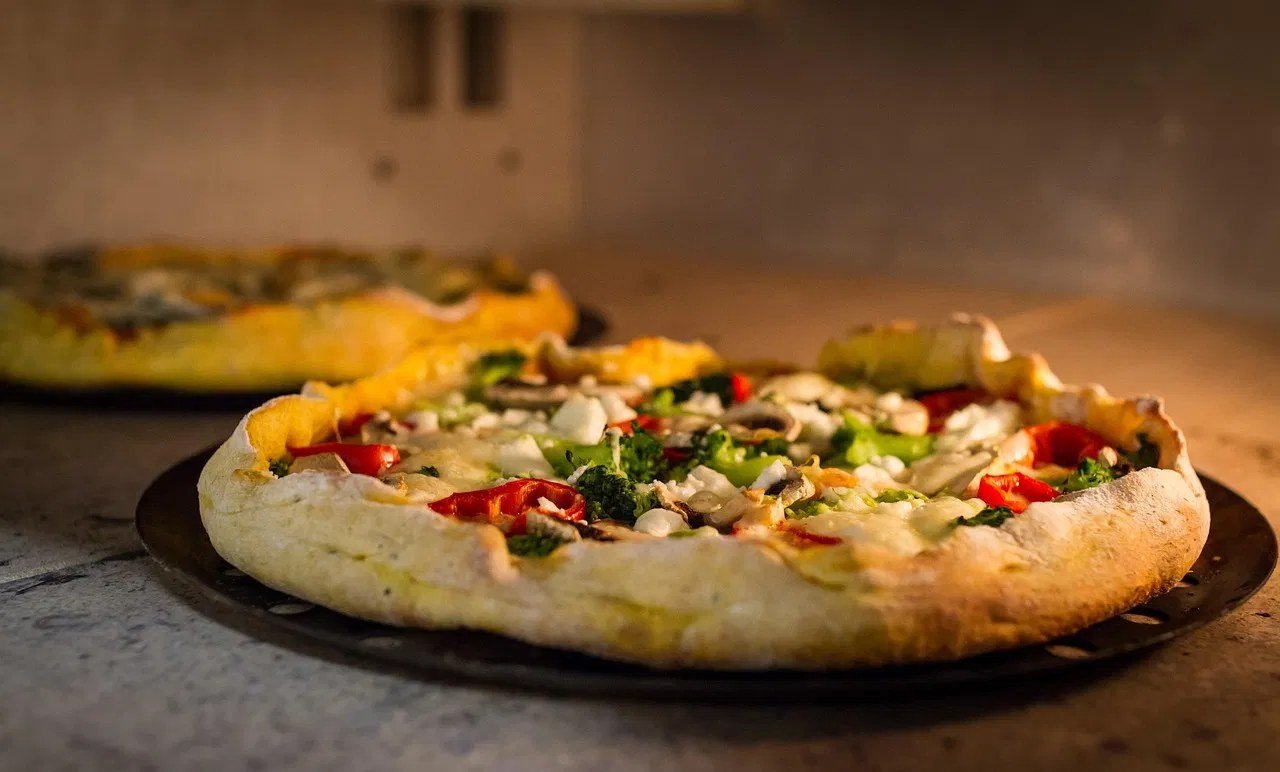 Wood-fired veg pizza